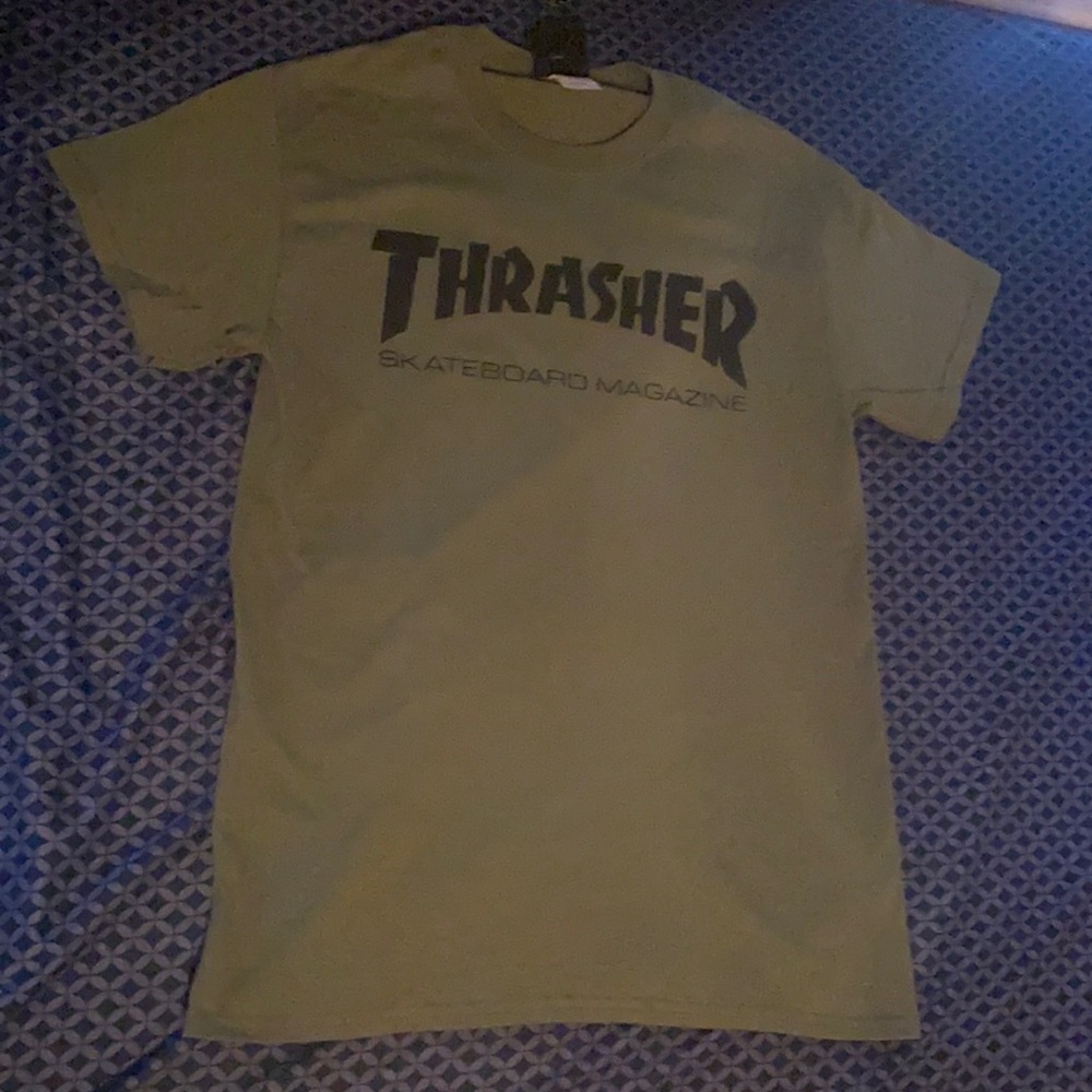 Army green thrasher shirt size (S)